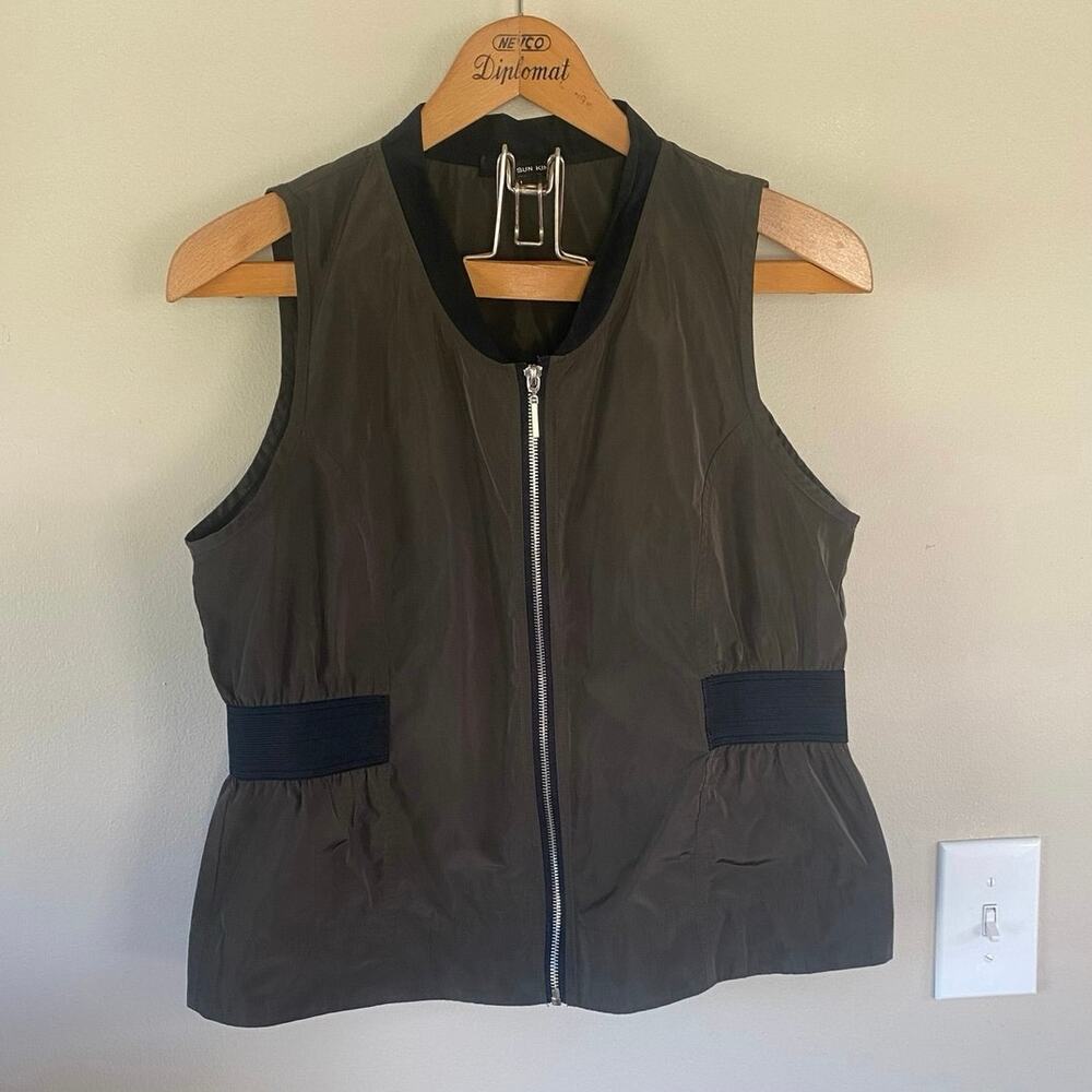 Sun Kim vest size M olive green black